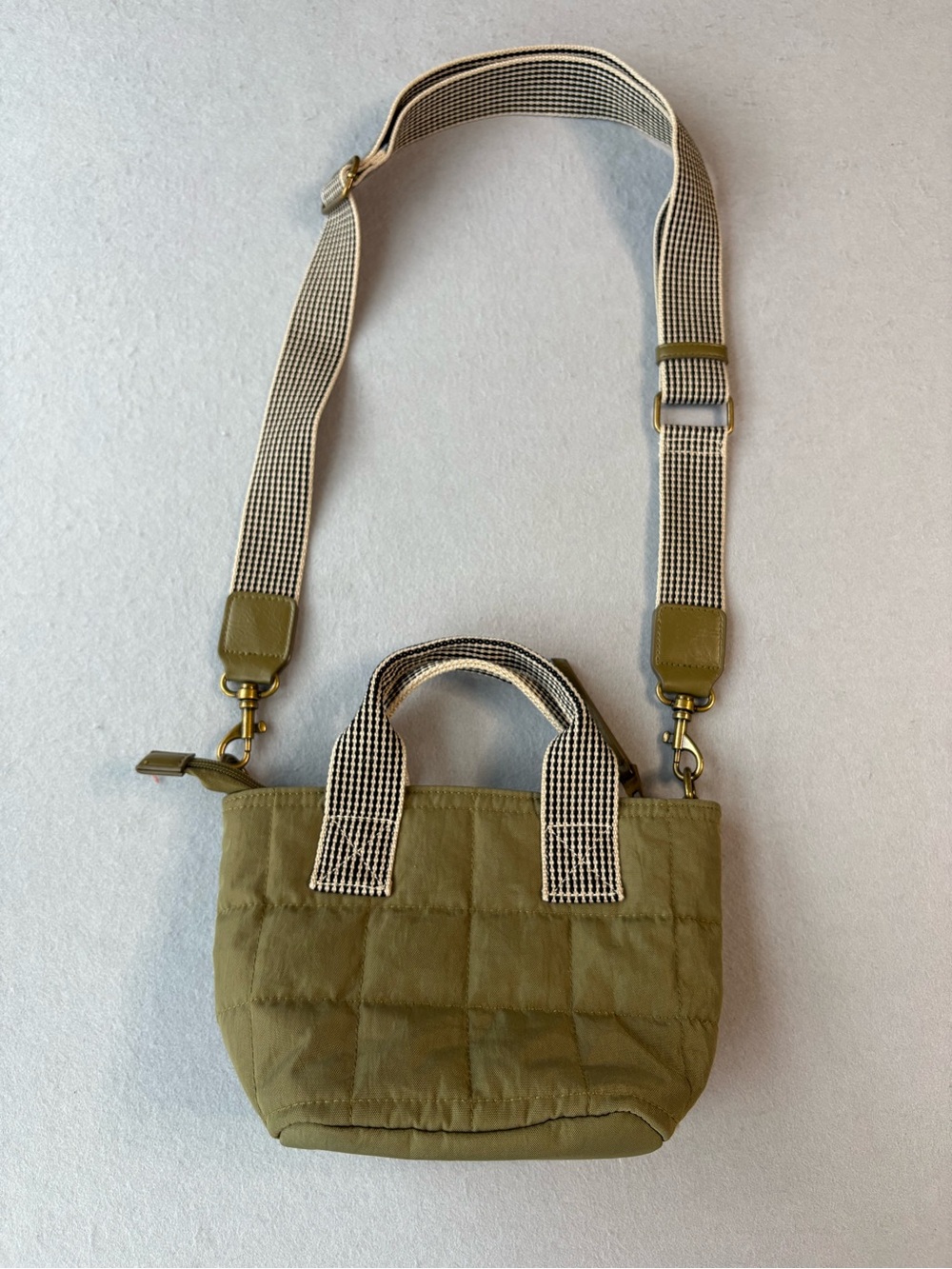 Universal Thread Quilted Olive Small Tote with Webbed Shoulder Strap NWOT - Picture 2 of 9